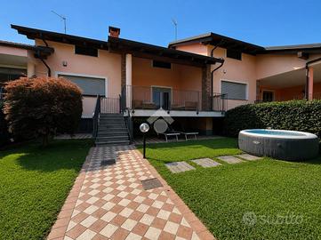 VILLA A SCHIERA A SAN FRANCESCO AL CAMPO
