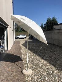 Ombrelloni Forst con basamento in cemento