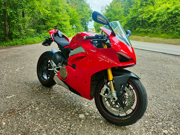 Ducati Panigale V4 S