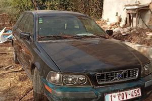 Volvo v40 2003