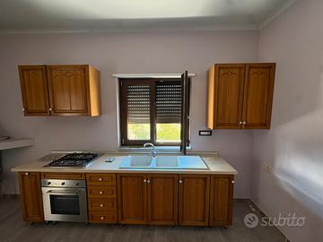 Cucina color noce per tavernetta – usata