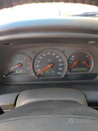 Volvo v 40 2003