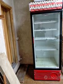 Frigorifero a Vetrina verticale