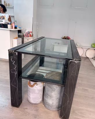 Tavolo in ferro e vetro