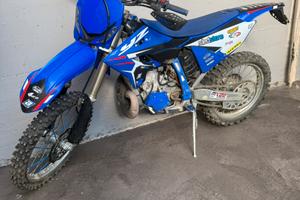 Yz 250 targato leggi descrizione