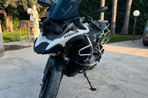 BMW GS 1200 Adventure - €13.000