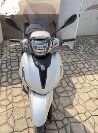 Beverly 300