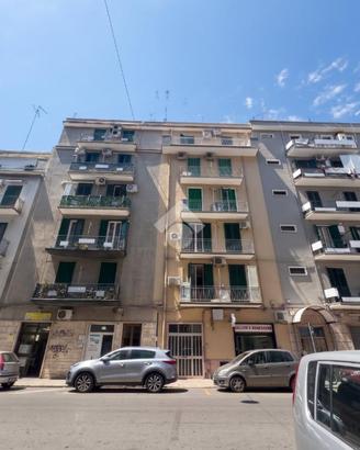3 LOCALI A BARI