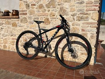 Bicicletta Scott Scale 910