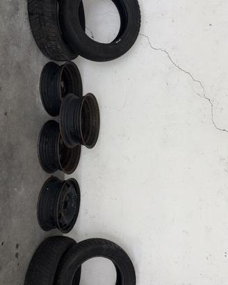 Set completo di 4 GOMME INVERNALI + 4 CERCHI