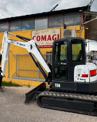 MINIESCAVATORE BOBCAT E50 GIROSAGOMA 2010 A/C