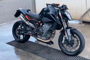 KTM DUKE 790