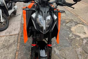 Duke 390