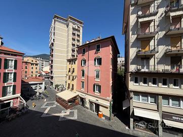 6 LOCALI A LA SPEZIA