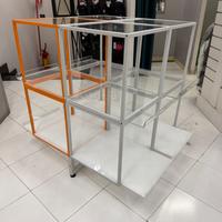 ARREDO NEGOZIO ABBIGLIAMENTO