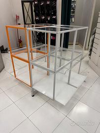 ARREDO NEGOZIO ABBIGLIAMENTO