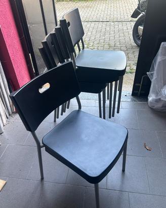 sedie plastica e metallo