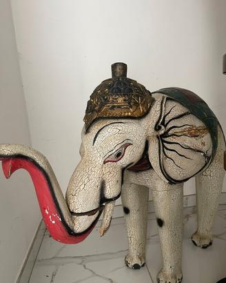 elefante in legno 