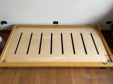 Letto con ruote bloccanti da ragazzi per giochi