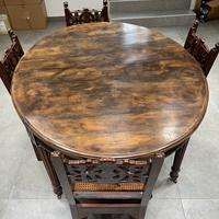 Tavolo ovale con 6 sedie