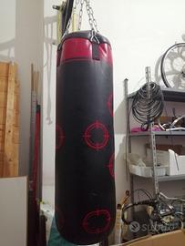 sacco da boxe da muro. 