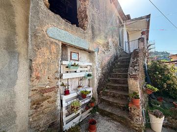 2 LOCALI A MASSA