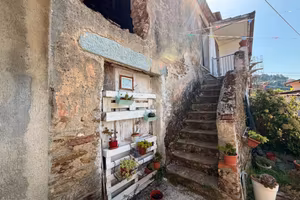 2 LOCALI A MASSA