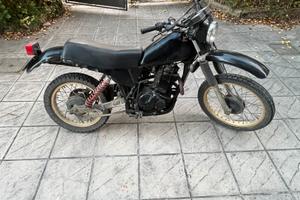 Suzuki DR 500