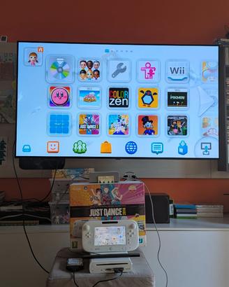 Nintendo WiiU 8gb bianca con SD 64gb