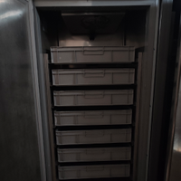 Cella per pesce con cassetti