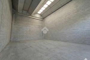 CAPANNONE A CARONNO PERTUSELLA