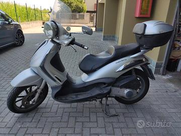 Piaggio Beverly 300 Tourer