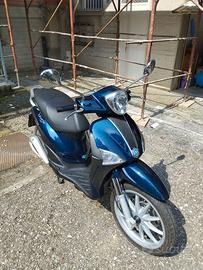 Piaggio Liberty 150 con accessori