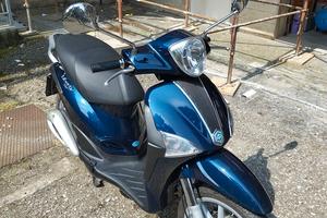 Piaggio Liberty 150 con accessori