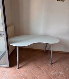 Scrivania in vetro satinato con gambe regolabili
