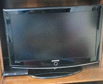 Televisore Samsung e decoder