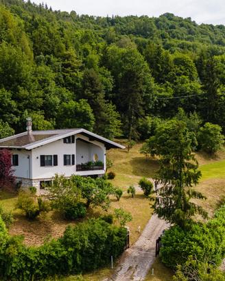 Villa 14 posti tra montagna e laghi (Idro e Garda)