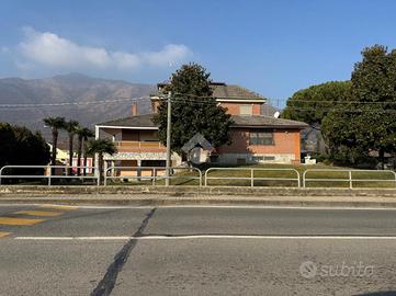 PORZIONE DI TRIFAMILIARE A CASELETTE