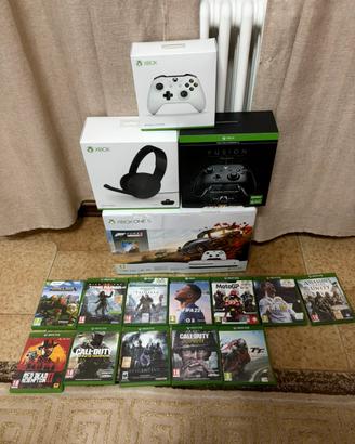 Xbox  One S 1TB+3 controller+cuffie xbox+13 giochi