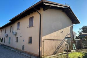 CASA BICAMERE CON GIARDINO - FLUMIGNANO -