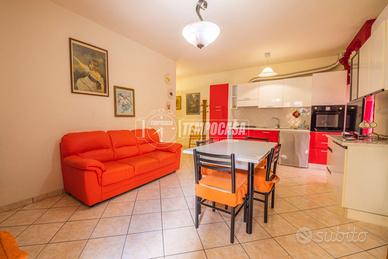 APPARTAMENTO AL PRIMO PIANO CON BALCONI