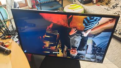 TV Samsung UE39F5000AK Danneggiato
