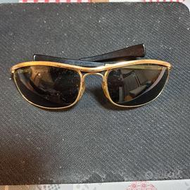 Occhiali RayBan versione anni 90 HTB.