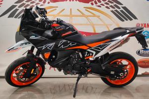 KTM 890 SMT nera usata, 7.500 km, pari al nuovo