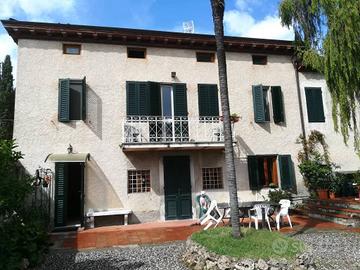Rustico / Casale di 465 m² con più di 5 locali e b