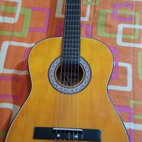 Chitarra classica formato 3/4 con custodia 