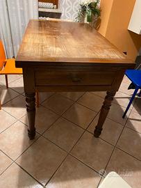 Tavolo legno fine 800