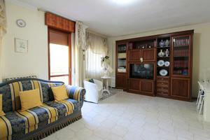 3 LOCALI A LUCERA
