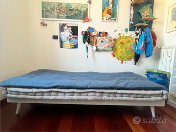 Divano Letto futon basso Maison du Monde con doghe