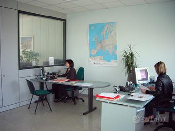 Ufficio commerciale composto di tre ambienti